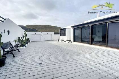 Chalet for sale in Tao, Teguise, Lanzarote. 