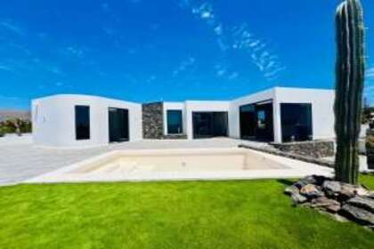 Villa for sale in Mozaga, Teguise, Lanzarote. 